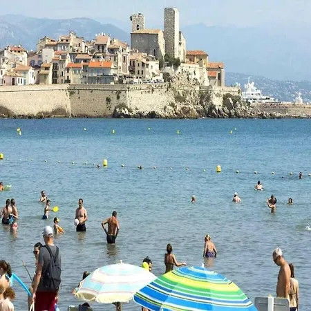 In Near La Salis Tatil Evi